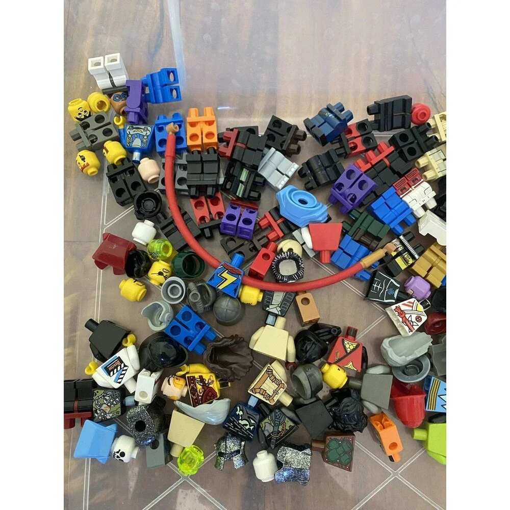 LEGO Mixed Lot Minifigures Parts Accessories about 178 pcs #75